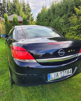 Opel Astra cena 16000 przebieg: 133000, rok produkcji 2007 z Skwierzyna małe 106